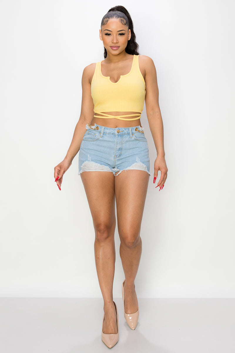 Side chain denim shorts