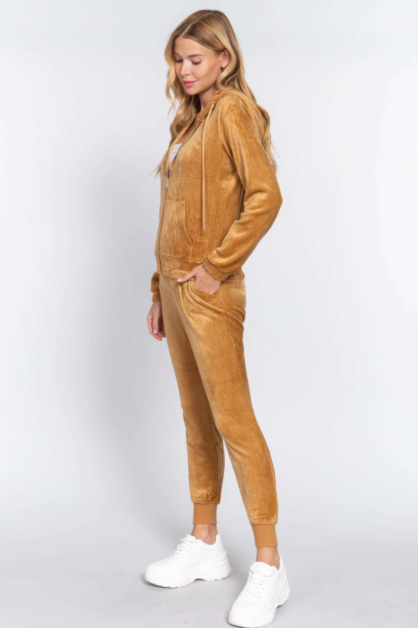 Faux Fur Jacket & Jogger Pants Set - The Diva Goddess