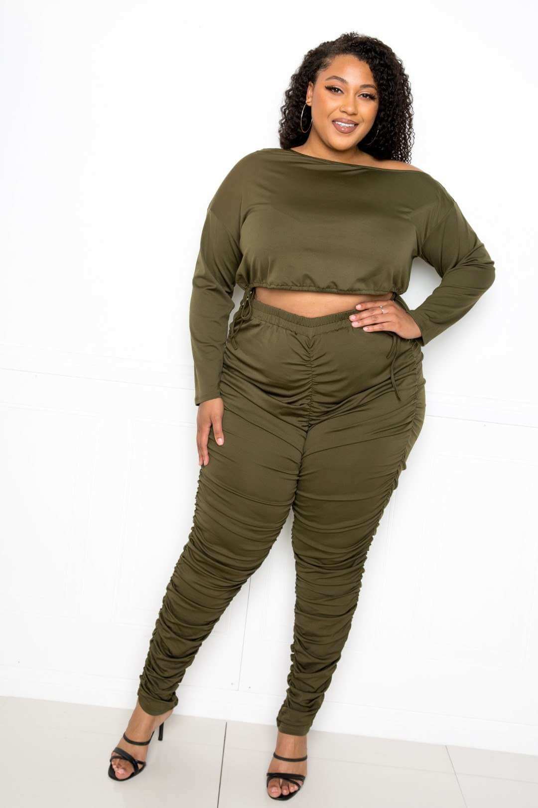 Off Shoulder Cropped Top And Ruched Leggings Sets - The Diva Goddess