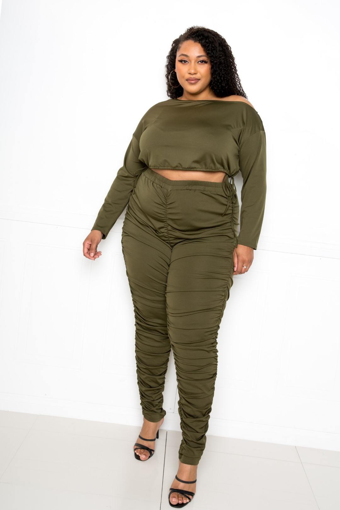 Off Shoulder Cropped Top And Ruched Leggings Sets - The Diva Goddess