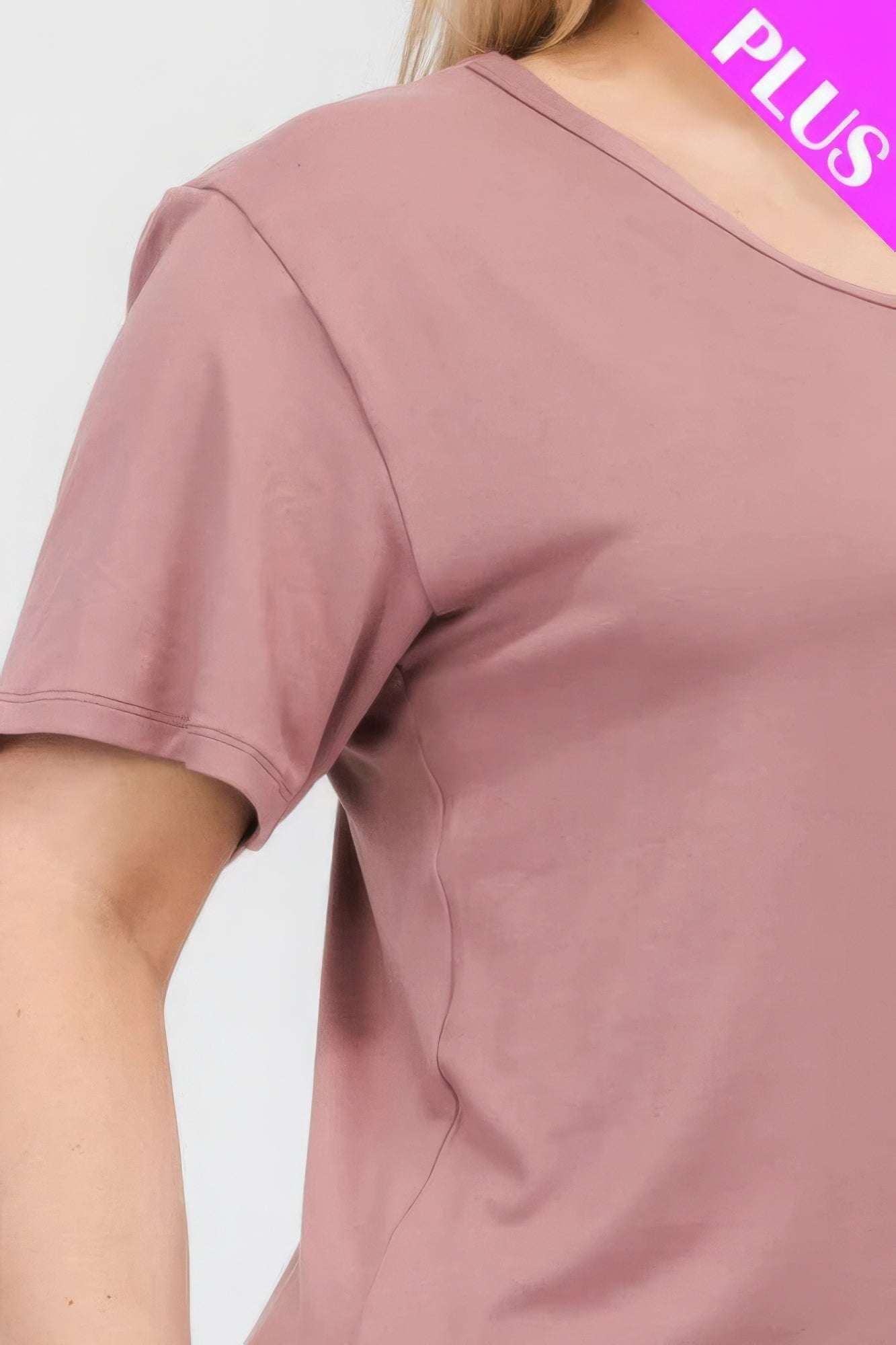 Plus Size Basic Short Sleeve T-shirt - The Diva Goddess