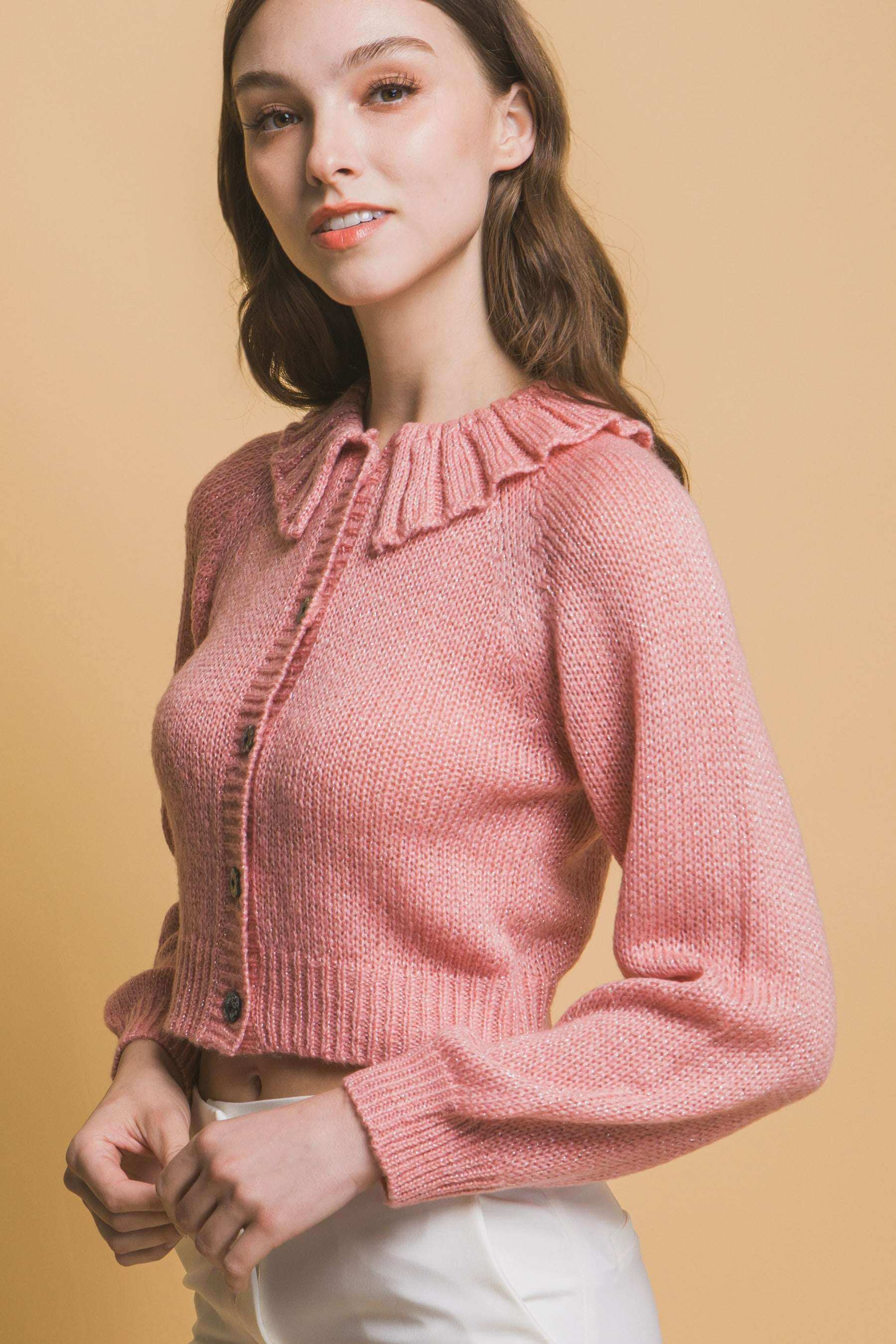 Short collard sweater